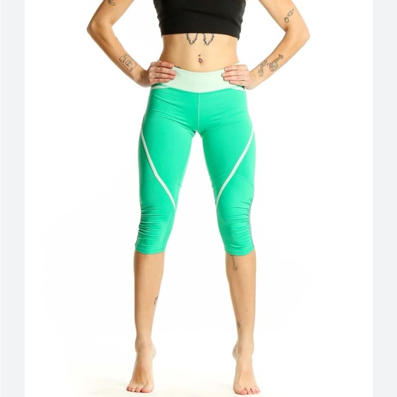 LULULEMON Run: Pace Crop Green Size 6 - Picture 1 of 12